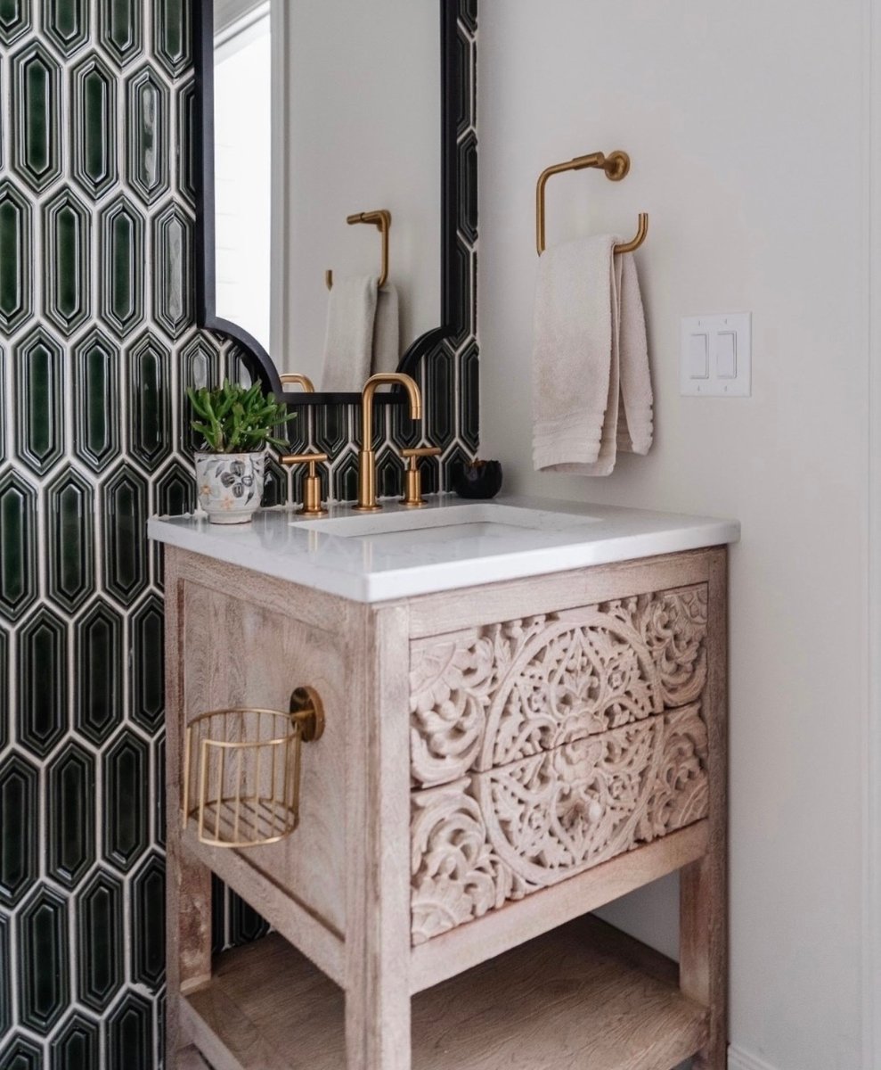 TileBar (@tilebar) on Twitter photo Make a statement in deep emerald green 🤩
Our Nabi collection combines a nature-inspired feel with a stunning handcrafted appeal to create a distinct look in your design 💫
Design By: Gitt DBR
tilebar.com/nabi-hexagon-d… Make a statement in deep emerald green 🤩
Our Nabi collection combines a nature-inspired feel with a stunning handcrafted appeal to create a distinct look in your design 💫
Design By: Gitt DBR
tilebar.com/nabi-hexagon-d…