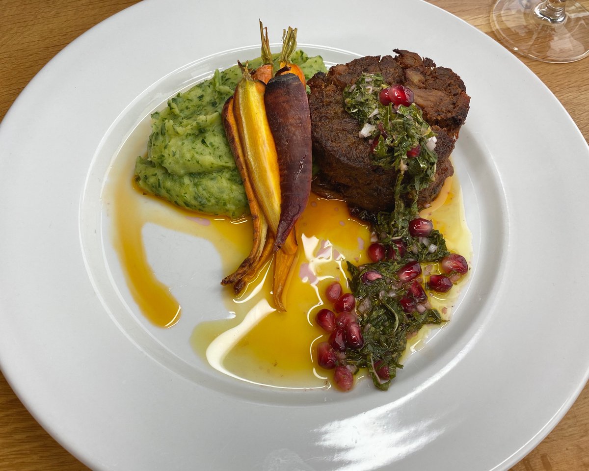 𝗜𝗻 𝗼𝘂𝗿 𝗿𝗲𝘀𝘁𝗮𝘂𝗿𝗮𝗻𝘁, we pride ourselves on offering an eclectic menu that celebrates the very best of our island's delicious produce. With spectacular views across the Sound of Iona, we look forward to welcoming you to the island upon our reopening next month.