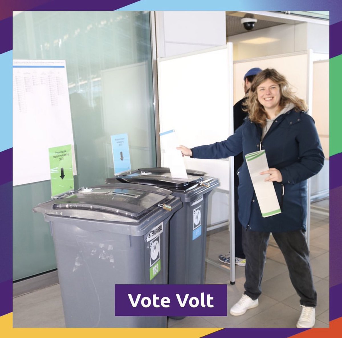 Prachtige dag om te stemmen, vanochtend op Utrecht Centraal! #stemvolt 

<a href="/AmosdeJong/">Amos de Jong</a> @maasenmeer <a href="/VoltUtrecht/">Volt Utrecht</a> <a href="/VoltNederland/">Volt Nederland 👋</a>