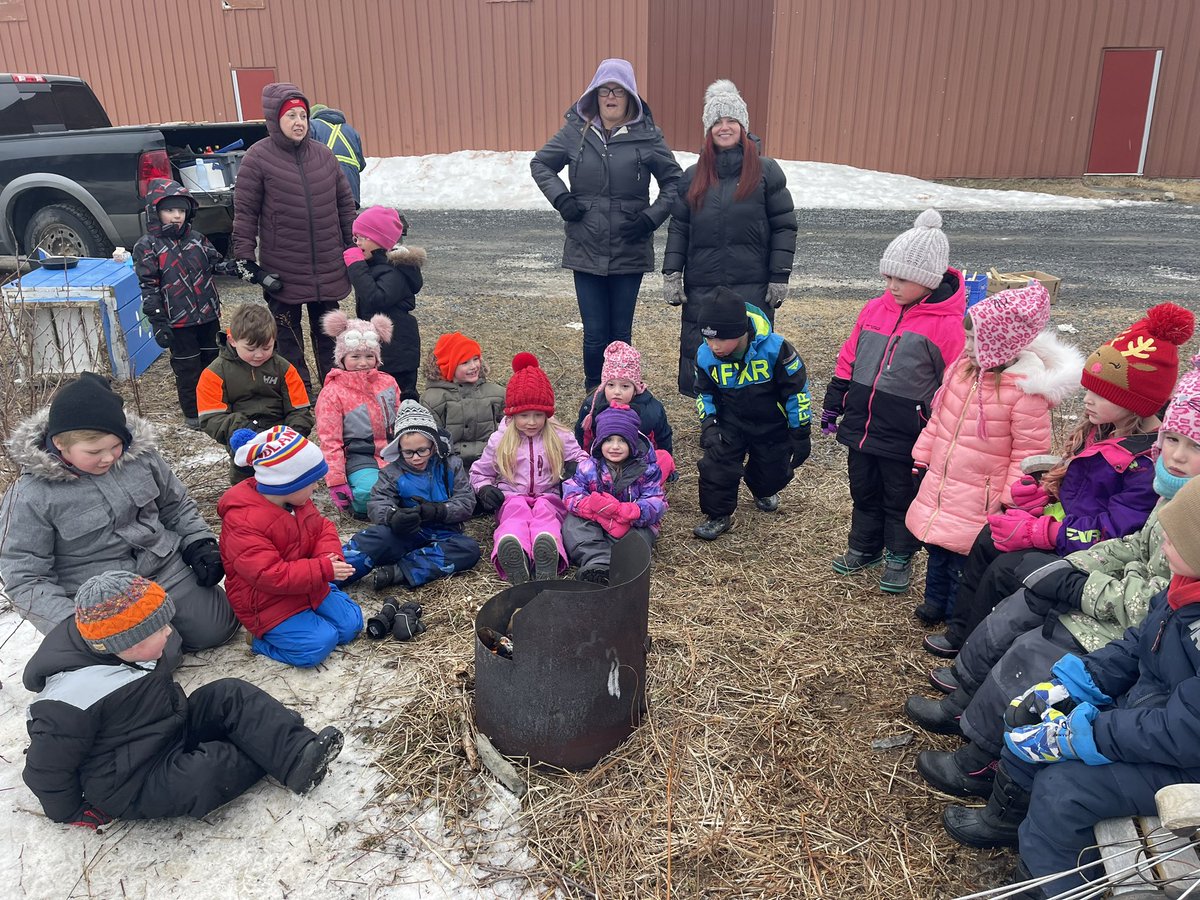 Our littlest Panthers <a href="/PersalvicE/">Persalvic School Complex</a> the Kindergartens enjoying #DartOutdoors <a href="/schoolsportsnl/">School Sports NL</a> <a href="/NLESDCA/">NLESD</a> <a href="/nlta/">nita</a> #BetterTogether
