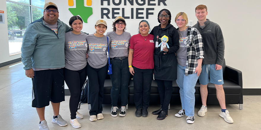 UT_Dallas's tweet photo. Some of our Comets are spending this week on Alternative Spring Break service projects focused on disaster relief, sustainability, animal services, addiction and recovery, and more. Thank you, Comets!
#CometsCare https://t.co/QflIrzYRVq