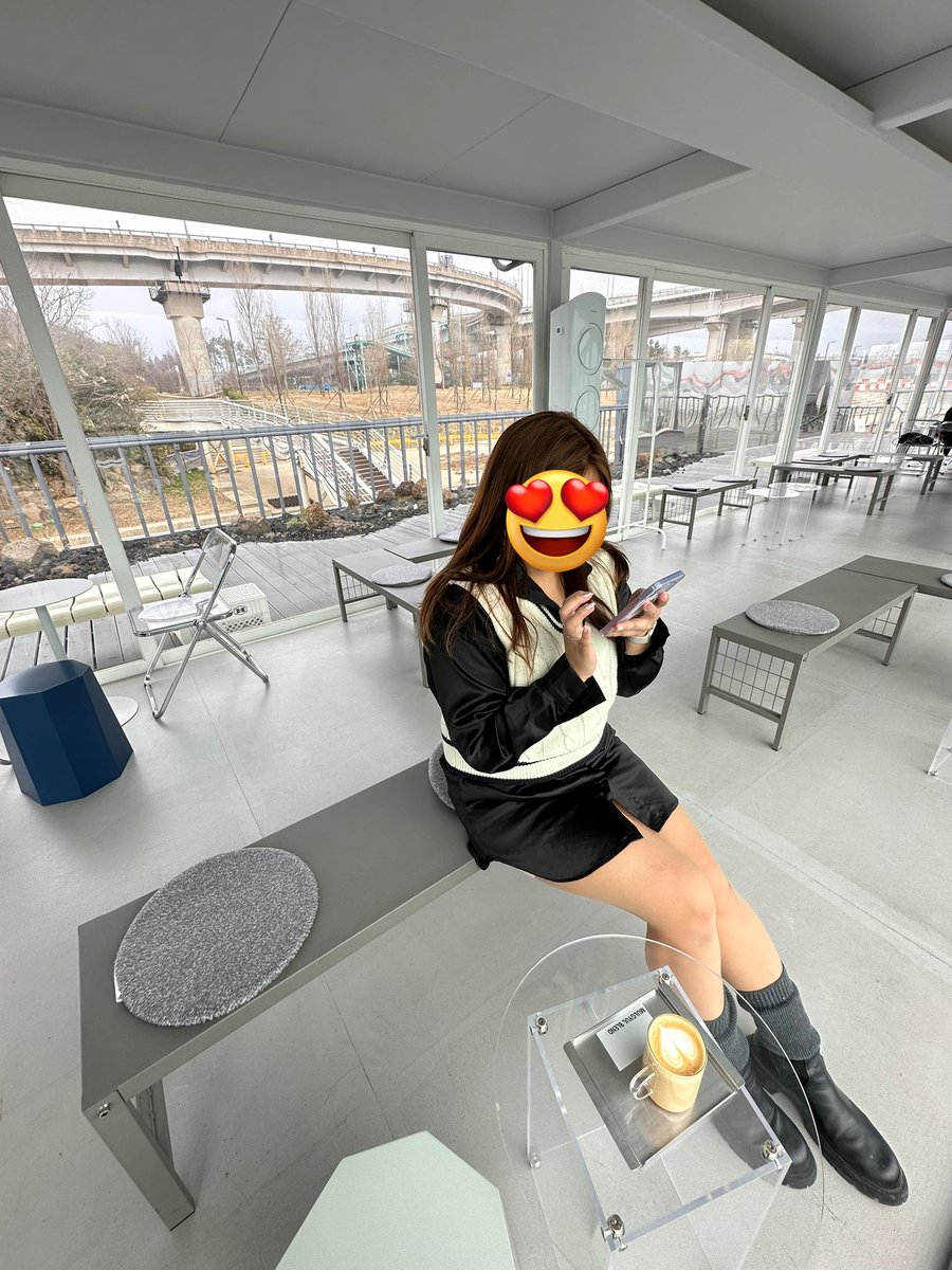 janinekwon_'s tweet photo. 2. Cafe by Han River that Mingi recently went to (posted on IG) 🥰💖
📍Mulgyul Cafe, Hangang
-
#NUEST #뉴이스트
#뉴이스트_데뷔11주년_축하해
#NUEST_11th_Anniversary
#NUEST_11th_SPRING https://t.co/7uDMcJjBIe
