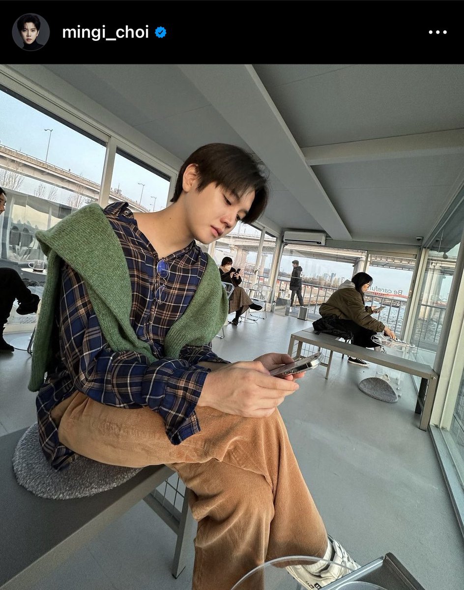 janinekwon_'s tweet photo. 2. Cafe by Han River that Mingi recently went to (posted on IG) 🥰💖
📍Mulgyul Cafe, Hangang
-
#NUEST #뉴이스트
#뉴이스트_데뷔11주년_축하해
#NUEST_11th_Anniversary
#NUEST_11th_SPRING https://t.co/7uDMcJjBIe