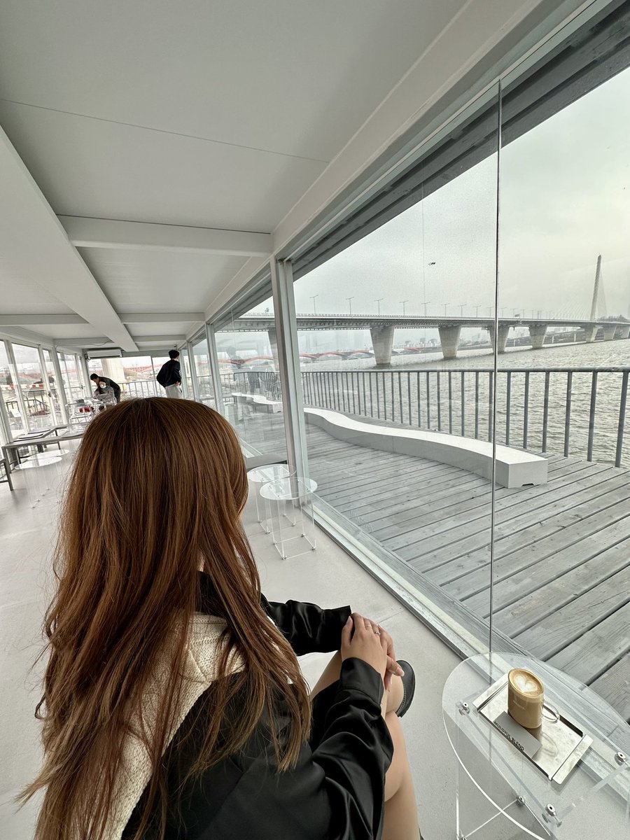 janinekwon_'s tweet photo. 2. Cafe by Han River that Mingi recently went to (posted on IG) 🥰💖
📍Mulgyul Cafe, Hangang
-
#NUEST #뉴이스트
#뉴이스트_데뷔11주년_축하해
#NUEST_11th_Anniversary
#NUEST_11th_SPRING https://t.co/7uDMcJjBIe