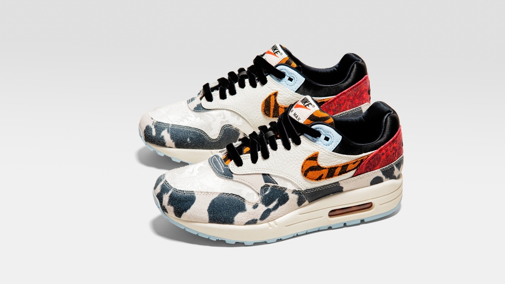 cncpts's tweet image. Enjoy the outside, from inside 🦓 🐞 🐆⁠
⁠
WMNS Nike Air Max 1 '87 'Great Indoors' is available now at Concepts BOS, NYC, and cncpts.com.⁠
⁠
#nike #am1 #airmax