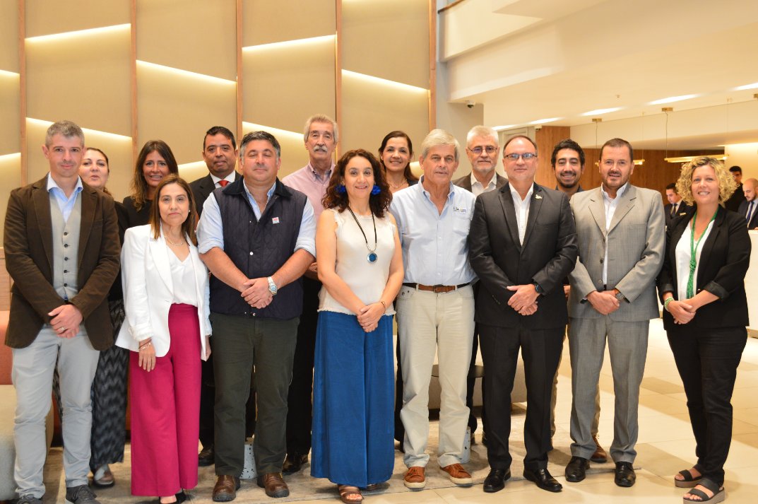 Este año somos anfitriones de la Reunión Anual de la Comisión Directiva de <a href="/procisur/">Procisur</a> 🌎

Recibimos gratamente a las delegaciones de <a href="/intaargentina/">INTA</a> 🇦🇷 <a href="/embrapa/">Embrapa</a> 🇧🇷 <a href="/INIA_UY/">INIA URUGUAY</a>  🇺🇾<a href="/IPTA_Paraguay/">IPTA</a> 🇵🇾e <a href="/IICAChile/">IICAChile</a> 🇨🇱
