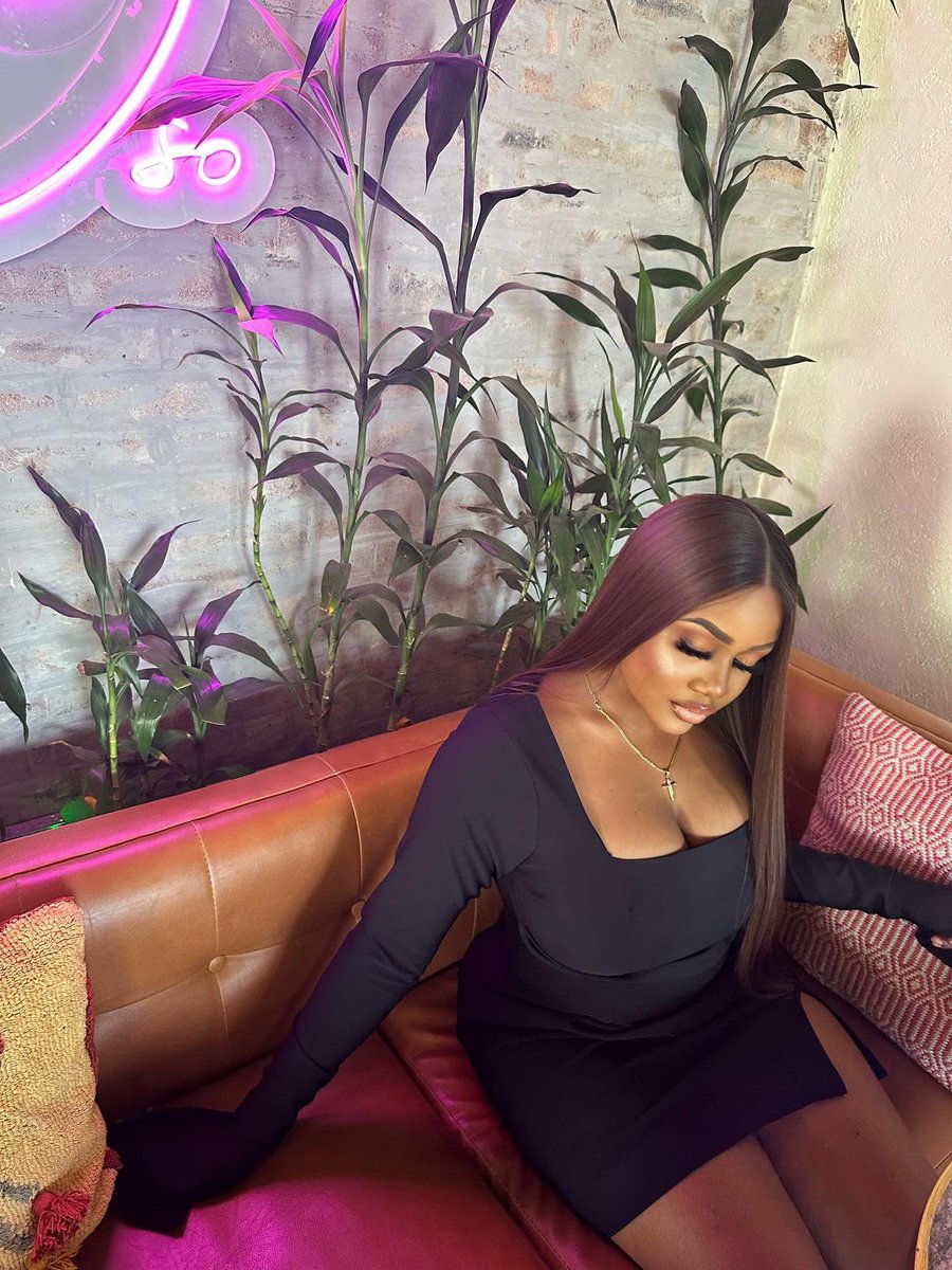 ShopcmNG's tweet photo. The Elegance of a sheer black dress. 

Aimer dress in MIDI or MINi?

NGN 18,500 only. https://t.co/Wa96oJQe0x