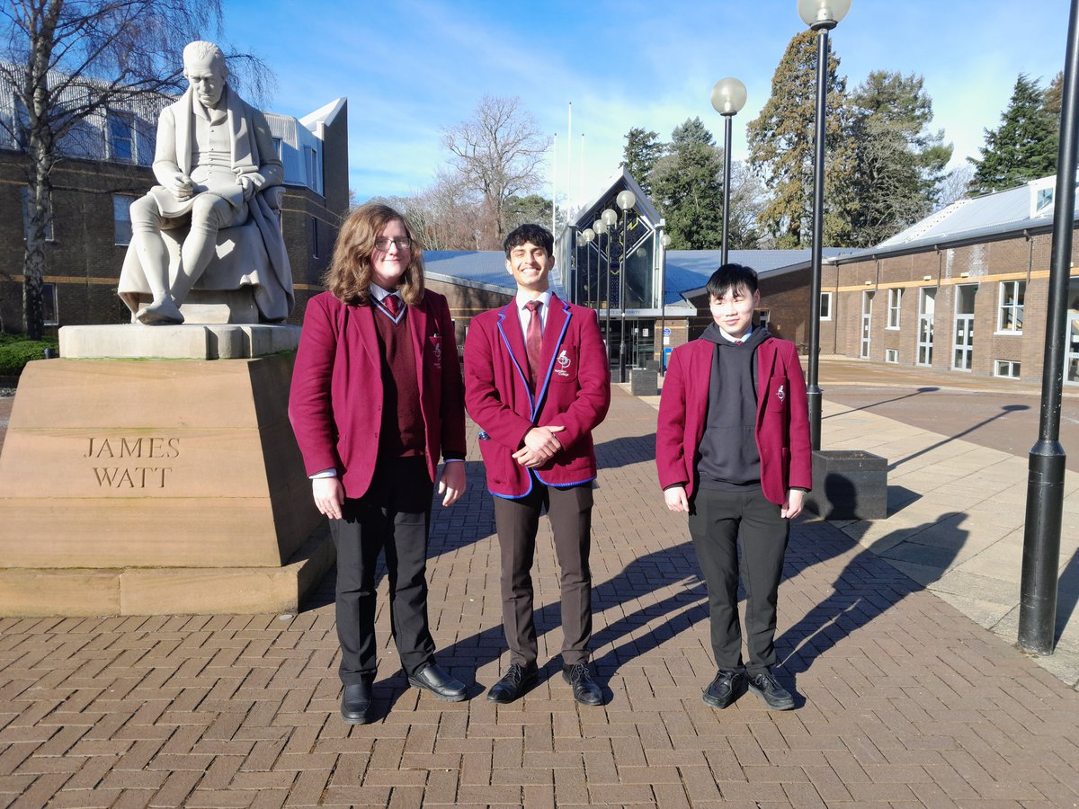 HC_Scotland's tweet photo. Yesterday #HamiltonS5 pupils attended the SCIS Chemistry Masterclass at Heriot Watt University. Our learners gained an insight into laboratory techniques which will stand them in good stead for Advanced Higher Chemistry. They thoroughly enjoyed their day. #HamiltonKnowledge https://t.co/tdqJv4va0T