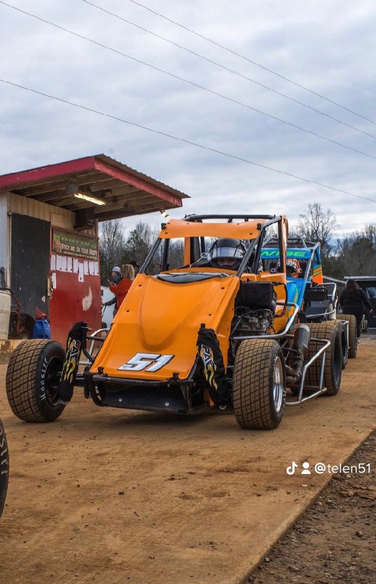 PelfreyTalon's tweet photo. It’s finally here!!!!!!!
          
ITS RACE DAY!!!!!!!!                                                      

Qualify is at 6:30PM eastern time. Races will follow after that.
If you cannot come today you can watch it on DIRTVision. https://t.co/ztDtDeFdP6