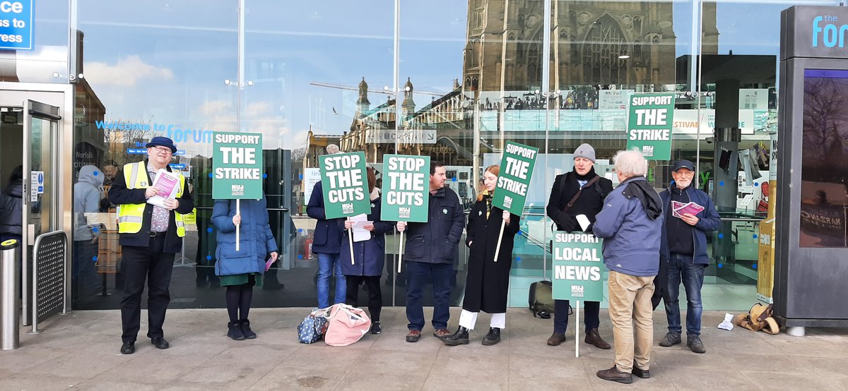 Norwich picket 👏👏 #NUJBBCStrike #KeepBBCLocalRadioLocal