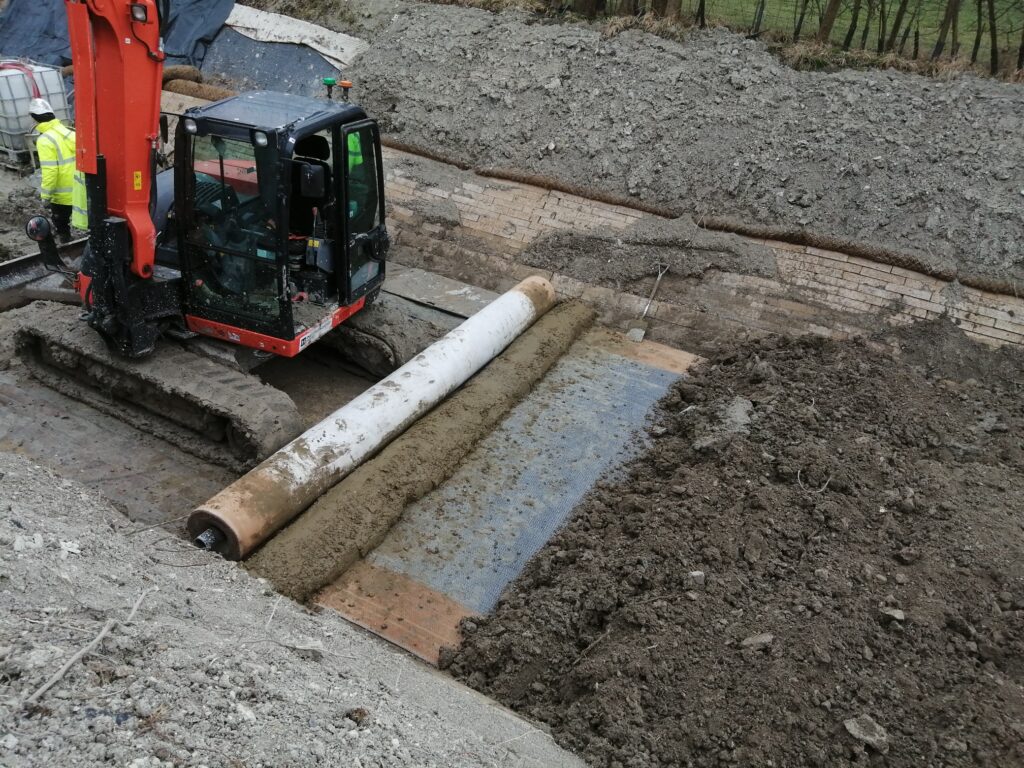 March 2023, WCT Volunteers have been able to get back to installing canal bed lining in a 7 day work party...
wendovercanal.org.uk/operations-rep…