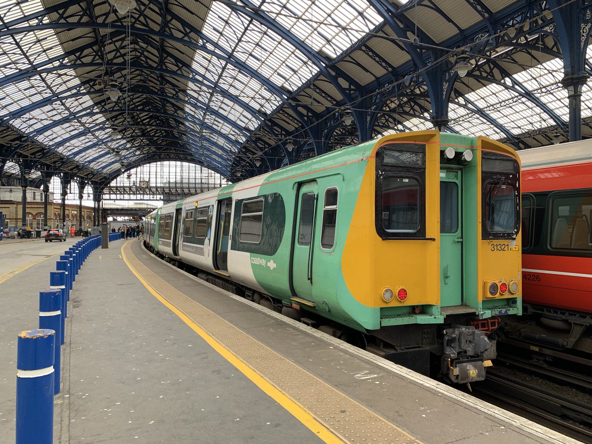 LudwigTails's tweet image. @SouthernRailUK #class313 211 arrived at Brighton platform 7. Also a duo picture with @GatwickExpress #class387 226.

#southernrail #southernrailuk #gatwickexpress