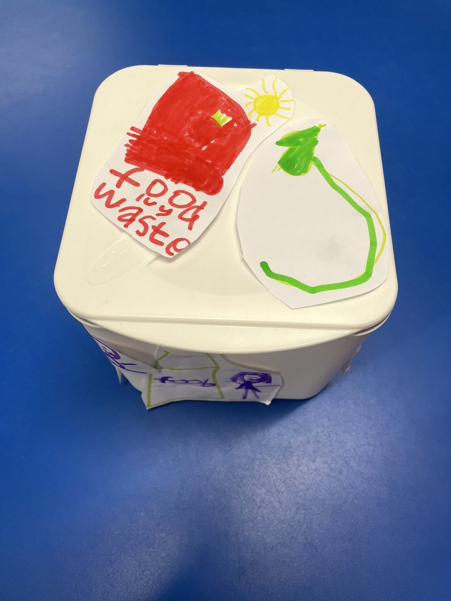 BrookfieldSM3's tweet photo. Jet class have decorated their own food bin! We will put all our food waste in here! #leoscience #sustainability https://t.co/MPzUAuEbkJ