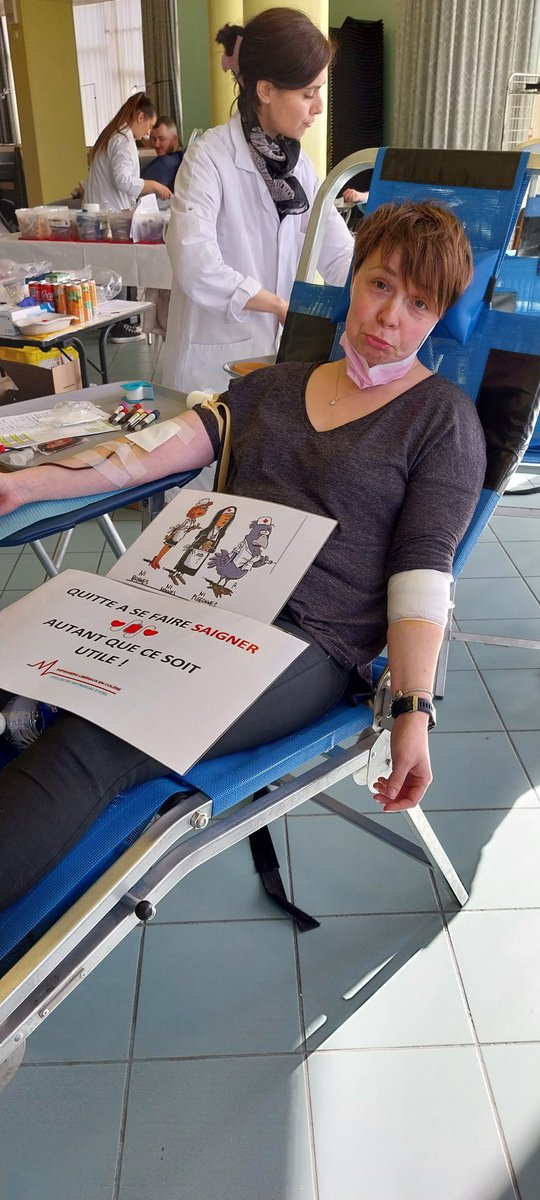lucie_drx59's tweet photo. Quitte à se faire saigner autant que ce soit utile !! #nonmerci #infirmiersliberauxencolere #infirmiersliberauxmeprises @TPMP @Cyrilhanouna @Elisabeth_Borne @EmmanuelMacron @courbet_julien https://t.co/AMPr8Ra2H2