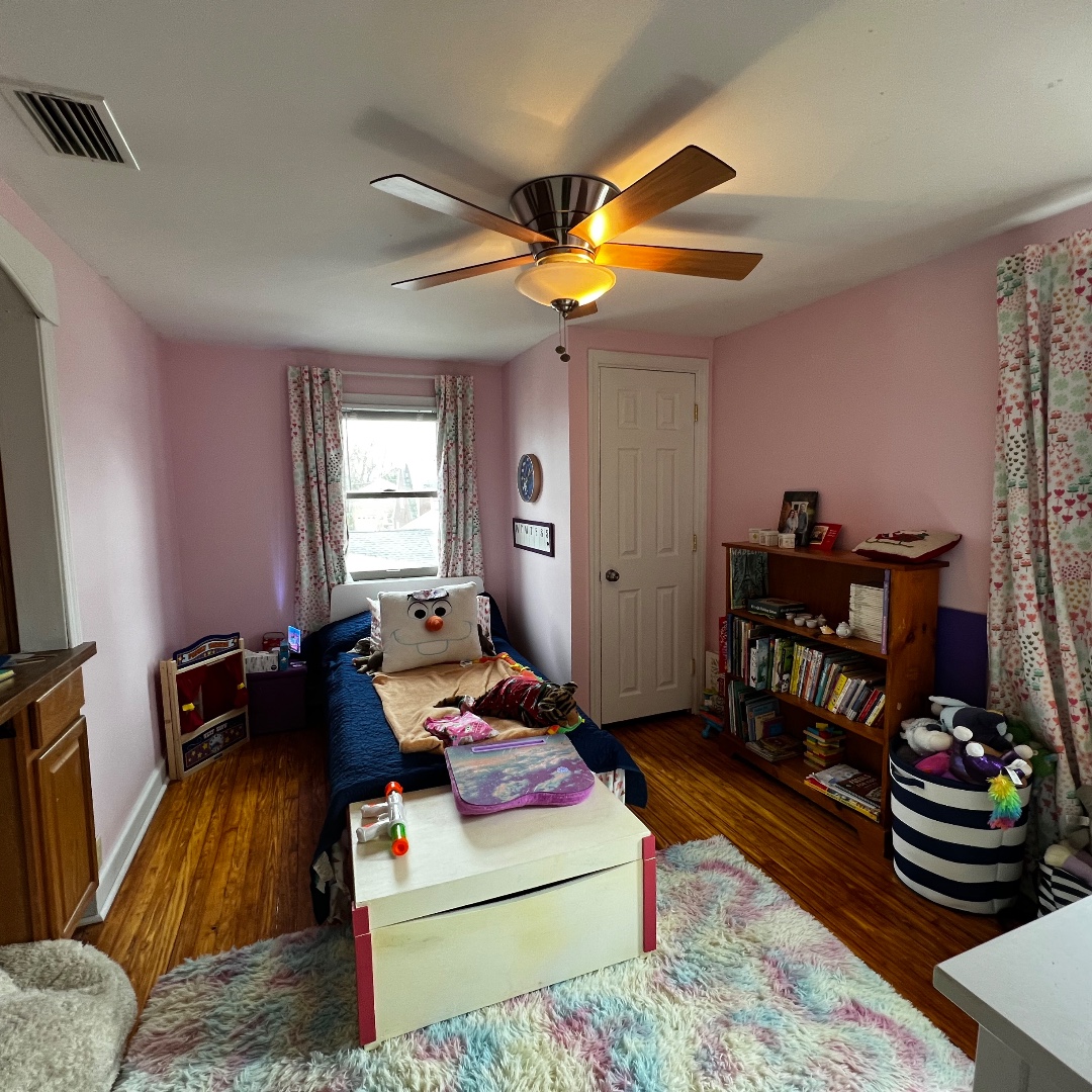 CESMainLine's tweet photo. Swarthmore Before ⚡️ After
Yesterday, we decluttered & organized
3️⃣ spaces for this busy working Mom!💪🏼
✅ Play Space 1
✅ Play Space 2
✅ Girl's Bedroom/Closet
#gettingorganizedonthemainline #declutter #justcallcarrie #homeorganizer #swarthmorepa #delcomoms https://t.co/pimjLd2bMN