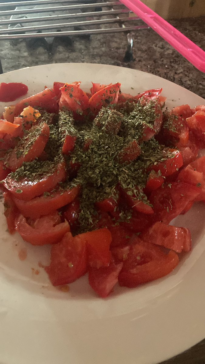 oregano con tomate, como debe ser