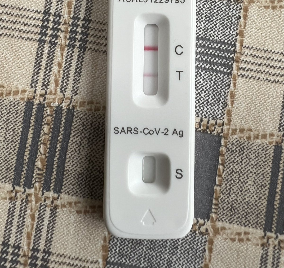 Day 10 and I’m still positive 🙄. Hubby on day 5🦠