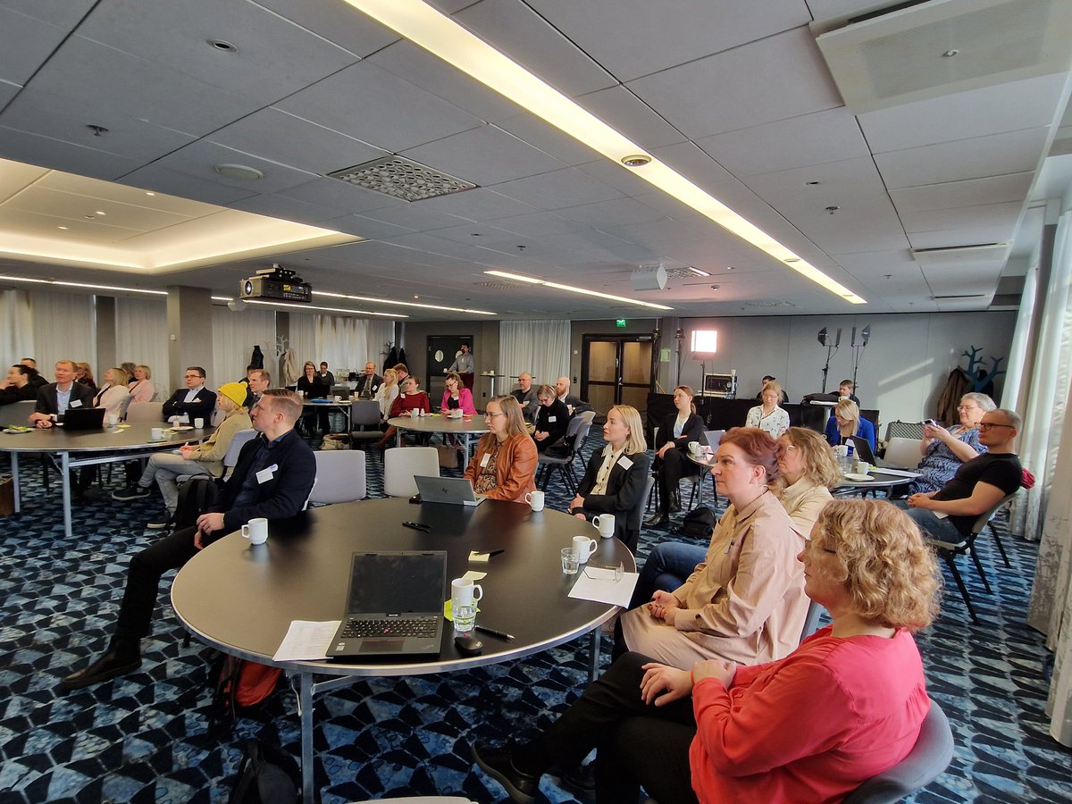 Kestävän rahoituksen pyöreä pöytä kokoontui tänään aktiivisesti keskustelemaan aiheista #kestävärahoitus #finance #energia #ilmasto. Mahdollistajina mm. <a href="/Energiavirasto/">Energiavirasto</a> <a href="/yministerio/">Ympäristöministeriö</a> <a href="/kauppafi/">Kaupan liitto</a> <a href="/Kuntaliitto/">Kuntaliitto | Kommunförbundet</a>