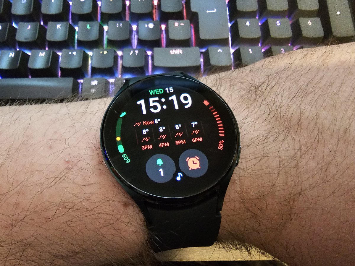 shutupzac96's tweet photo. #WatchfaceWednesday
What are you using this week?
I've got Samsung's Info Board face in green to match my watch and red to match the S23 https://t.co/zTmKk3eiqm