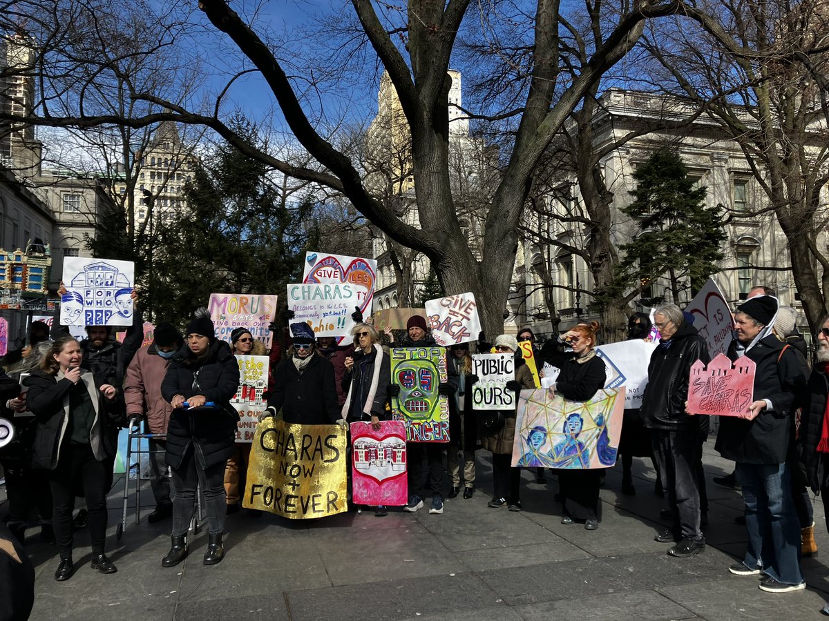 isabellechand's tweet image. CHARAS is the heart and soul of the LES. Proud to rep @CMCarlinaRivera in the fight to keep this space for our community.