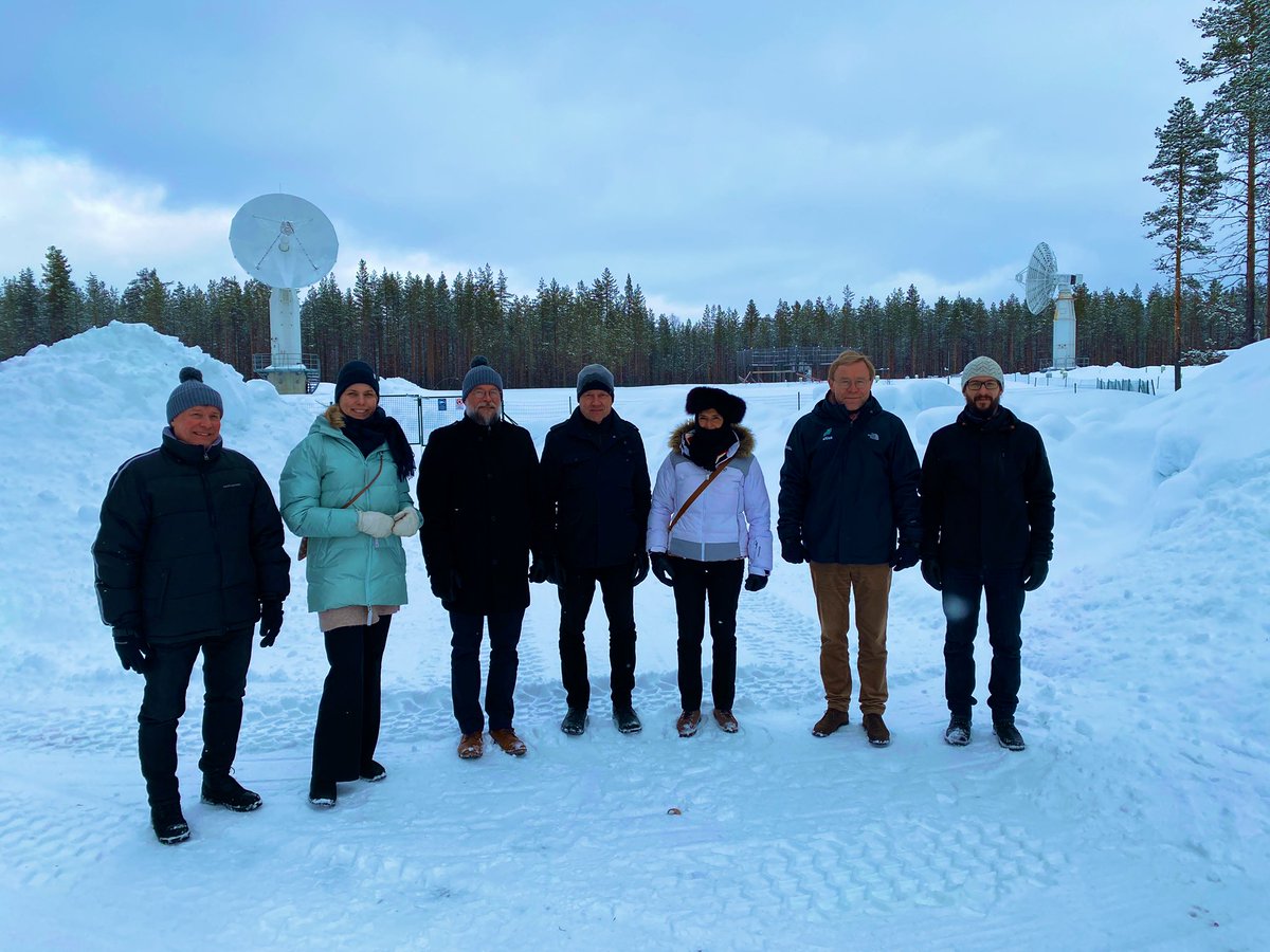 JOANNASaarinen's tweet photo. A warm thank you @ESA_EO @SimonettaCheli @tonis_twit for your visit to the Arctic Space Centre of the Finnish Meteorological Institute in Sodankylä #Finland #Lapland @FMIspace @FMIclimate @IlmaTiede @FMI_Snow https://t.co/Gus5MB6C5p