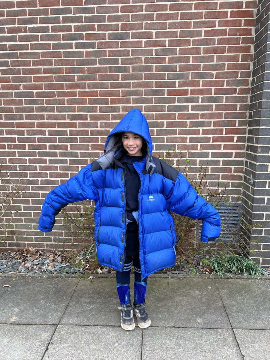 HolmewoodOnline's tweet image. Adventures in Antarctica with Year 5 and 6 pupils. Thank you to David Edwards for sharing his knowledge of life in the snowy south!🐧❄️ #exploringearth #antarctica