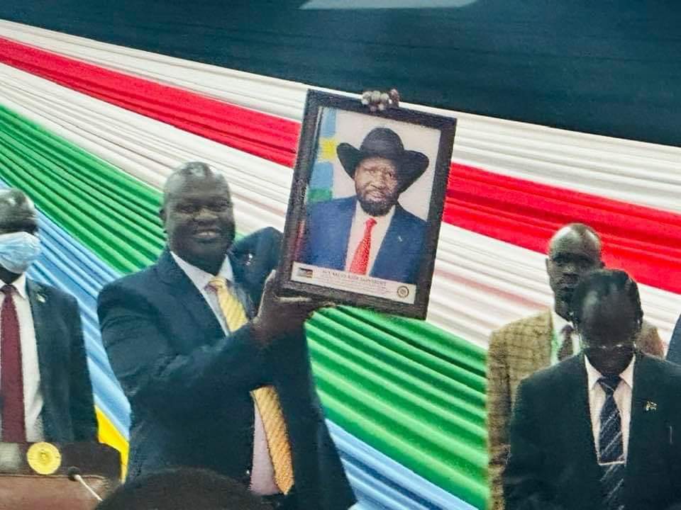 People hate him for no reason. He's a kindhearted person but our Bor brothers hate him to death except Mabio Mabior Garang.
 #SouthSudan