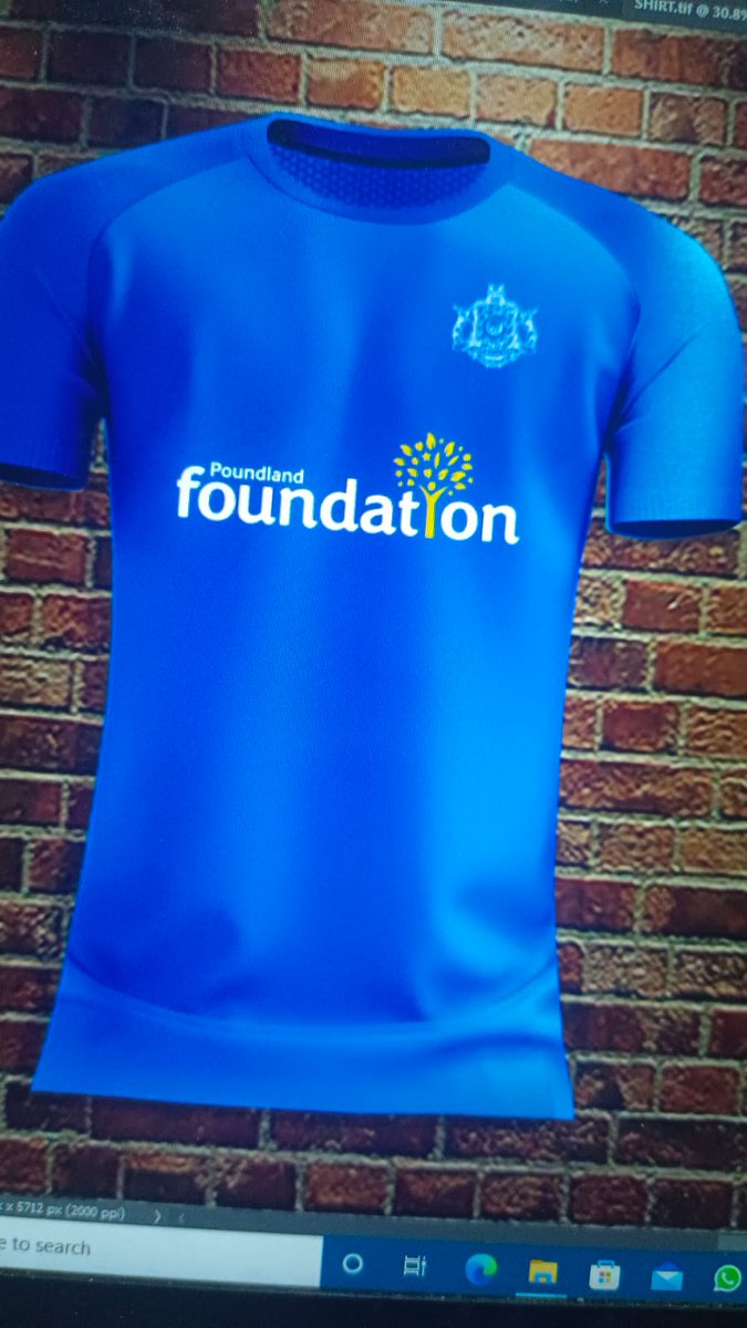 ClubHarehills's tweet photo. #HarehillsSuperStara team shirts in the making, designed by the kids themselves!!
Thanks to the @Poundland #kit4kids #crowngreenbowls is getting it's groove on in Harehills Park 🎉🎉 https://t.co/P88JiKpCVE