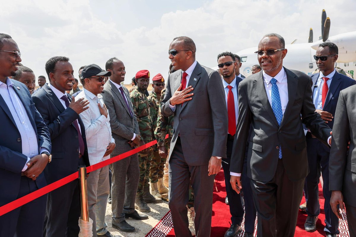 HamzaAbdiBarre's tweet photo. May ing mahad nagheey shi’ibky iyoo Mas’uuliinty Dowlidy Koonfur Galbeed, oo ing horeeyi mathy wiinagy Ebdy Asiis Lafty gareen oo geeky si eed ‘e haniiky dhowaayi any ii wefdigeey beledky Baydhowu jinaay, meelaas oo usy ku dhiyi doony shirky mathaly wathy talithoowky Qarinky. https://t.co/Kffh6vLacW