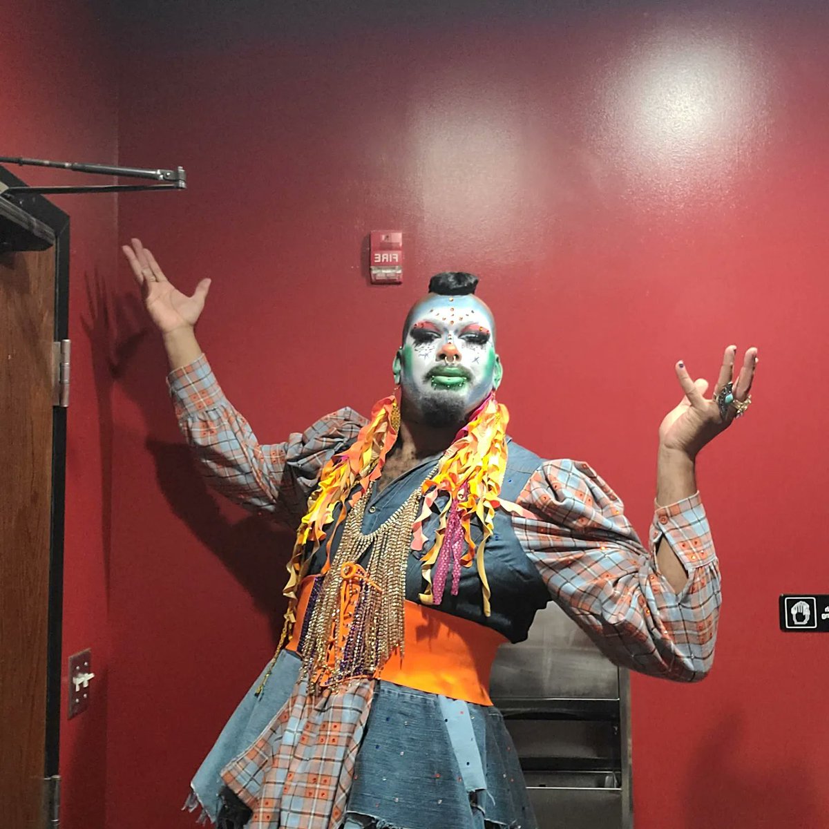 GAbrasax's tweet photo. Damn do I love my job!!!!!
#DragThing #nonbinary https://t.co/owebr62K5N