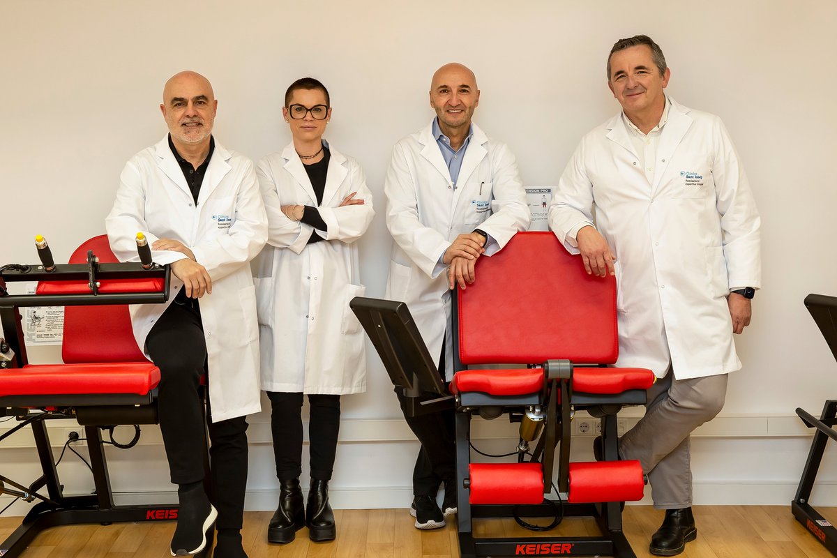 CSJ_Manresa's tweet photo. 🩺La nova unitat està formada per un equip referent en medicina esportiva i readaptació física, a més d'oferir les tècniques més avançades en recuperació de lesions i la tecnologia més capdavantera.
#readaptacio #medicinaesportiva https://t.co/iPSMXkpLnt