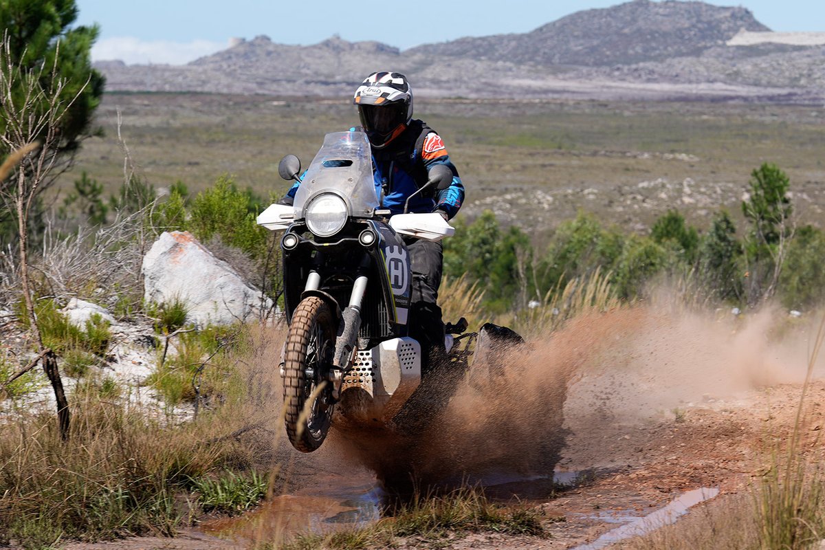 Motor Cycle News tweet media