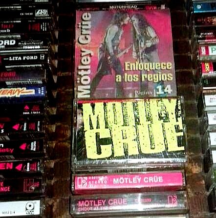 gilvaldez76's tweet photo. 15 de Marzo de 1994, @MotleyCrue lanzó su sexto álbum "Motley Crue" con John Corabi en la voz...
#HooligansHoliday
#Misunderstood
#UncleJack
#SmokeTheSky
@NikkiSixx First Time Monterrey, México 🇲🇽
June 17, 1994 https://t.co/2wDgPJ7VJP