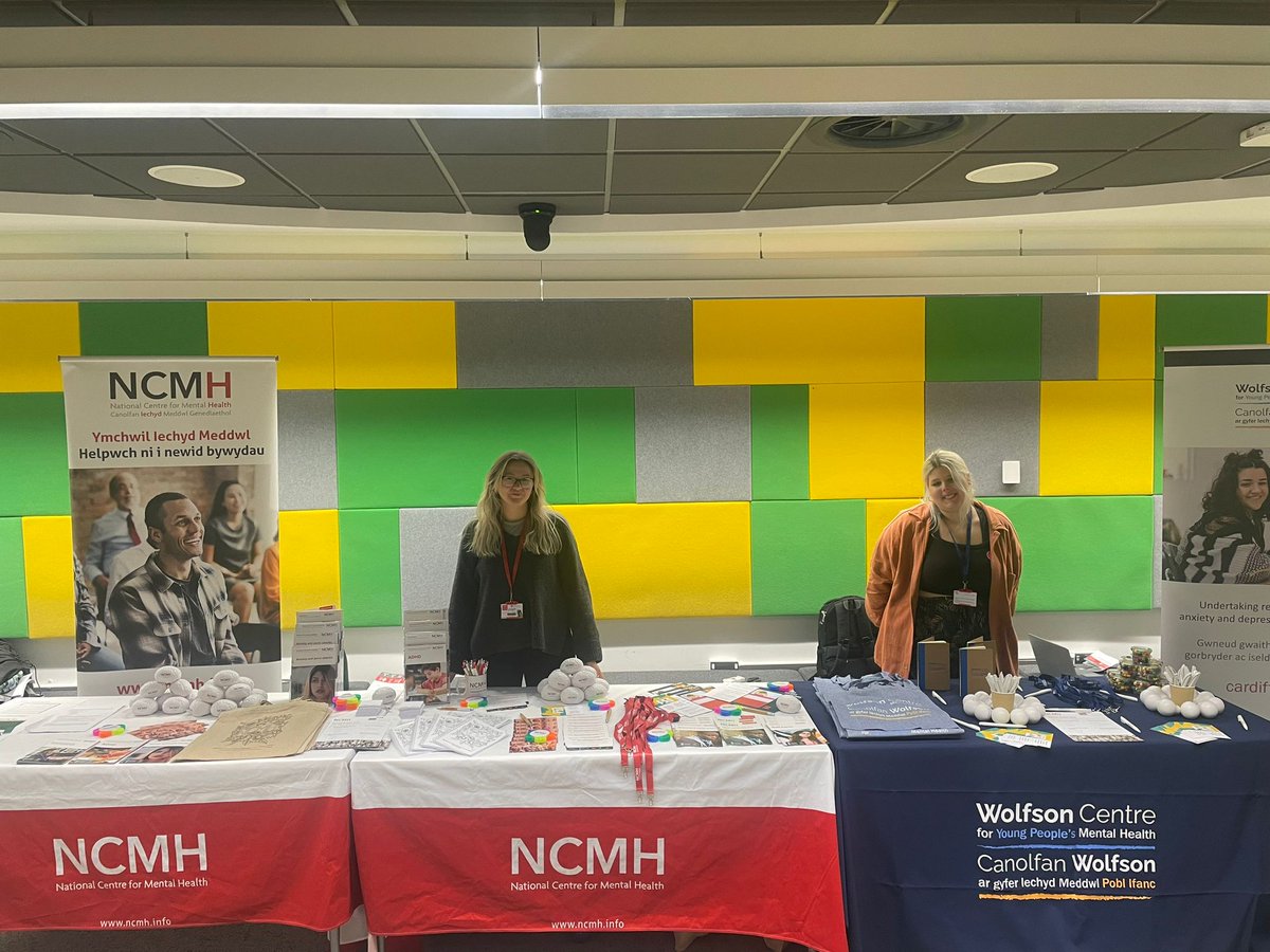 wolfsoncentre's tweet photo. We had an amazing time at the Science In Health Live Event! #SIHLive @CUmedicengage

We took the opportunity to speak with young people about their experiences, and what resources they felt they had available in schools. 🤝
 
@ncmh_wales
@CNGGcardiff 
#MentalHealthResearch https://t.co/d4wpR1cRHX