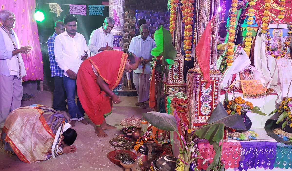 MadhuAgrawalla2's tweet photo. ଆଜି #ପାଟକୁରା ଅନ୍ତର୍ଗତ #ଡ଼େରାବିଶ ବ୍ଲକର ମଙ୍ଗଳପୁର ଗ୍ରାମପଞ୍ଚାୟତର ତ୍ରିପୁରାରୀପୁର ର ଅମୃତସାହି ଗ୍ରାମରେ ଆୟୋଜିତ "ଶ୍ରୀ ଶ୍ରୀ ଅଷ୍ଟପ୍ରହର ବ୍ୟାପୀ ନାମଯଜ୍ଞ" ରେ ଯୋଗଦେବା ଅବସରରେ...
Attended the "Shri Shri Ashtaprahar Byapi Nama Yajna" organized at Amrutsahi Village of Managalpur GP under #Derabis Block of #Patkura assembly constituency. #Kendrapara