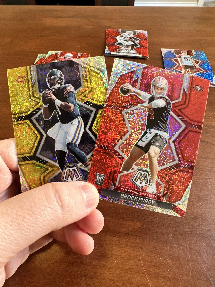 PJsCards2122's tweet photo. 3 packs and got these beauties…. https://t.co/7m4rLOV1zL
