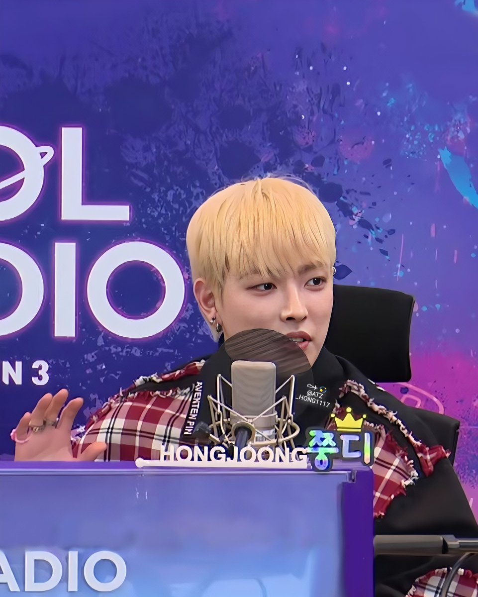 ATZ_HONG1117's tweet photo. 230315 | IDOLRADIO3 #ep53
댕쭝디 개학식
💫💫
#HONGJOONG #YUNHO #IDOLRADIO #아이돌라디오
#쭝디 #홍중 #댕디 #윤호 #ATEEZ #에이티즈 #CRAVITY #크래비티 https://t.co/i4FInaqexs