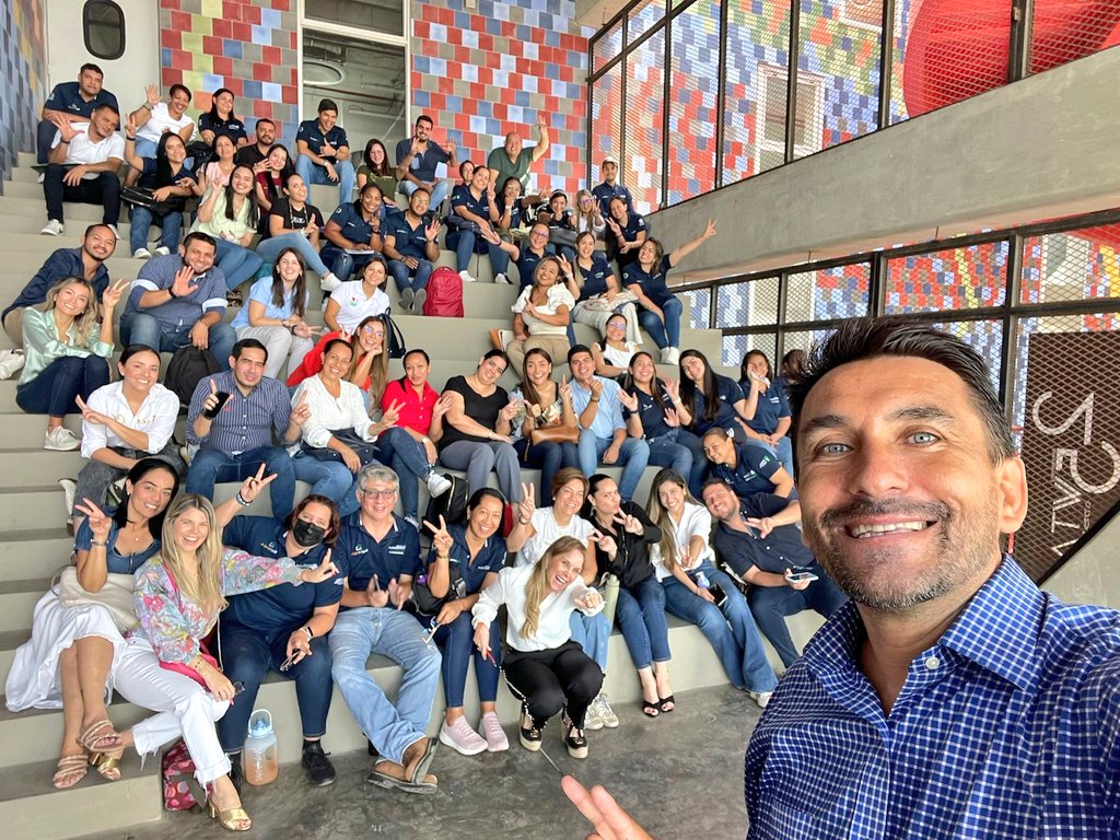 PatryVargas07's tweet photo. La #EducaciónEmocional en la Primera Infancia siembra bases para el desarrollo de niños/as seguros e imparables. Hoy, el conferencista e impulsor de la Ley de Educación Emocional en Chile y LATAM, Arnaldo Canales nos brindó una charla con valiosas herramientas para nuestro equipo https://t.co/FMp1uqN2pe