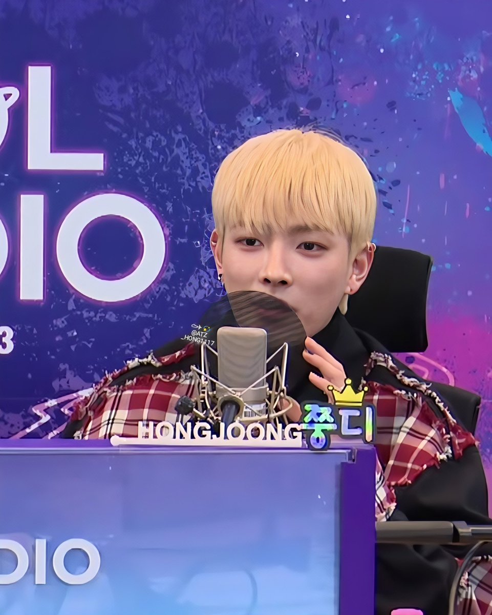 ATZ_HONG1117's tweet photo. 230315 | IDOLRADIO3 #ep53
댕쭝디 개학식
💫💫
#HONGJOONG #YUNHO #IDOLRADIO #아이돌라디오
#쭝디 #홍중 #댕디 #윤호 #ATEEZ #에이티즈 #CRAVITY #크래비티 https://t.co/i4FInaqexs