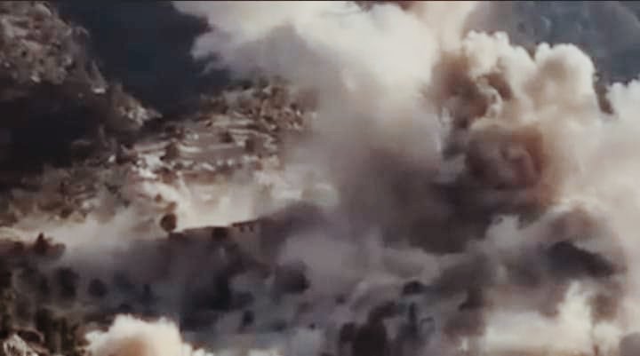 AlamZaibPK's tweet photo. A drone attack has taken place in Zangara South Waziristan, in which two children have been martyred. These two children were injured who were brought to the hospital, but they could not survive the injuries. Such attacks have always resulted in public casualties.
#DroneAttack https://t.co/XTw9bvtP7Q
