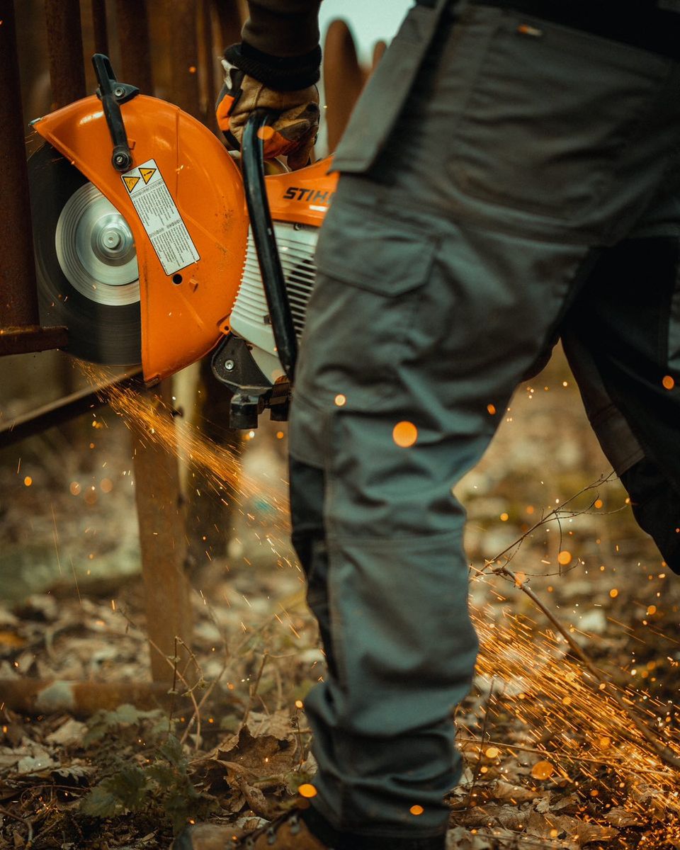 Making sparks fly with <a href="/snowfoxone/">test</a> and the Xpert Core Stretch Trousers. 

Comfortable, practical, and ready for the job. Thanks for sharing your experience.

📸 <a href="/jemma_harding/">Jemma Bates</a>

#hardworkingcomfort #XpertWorkwear #BuiltForWork #Building #Construction #Farming