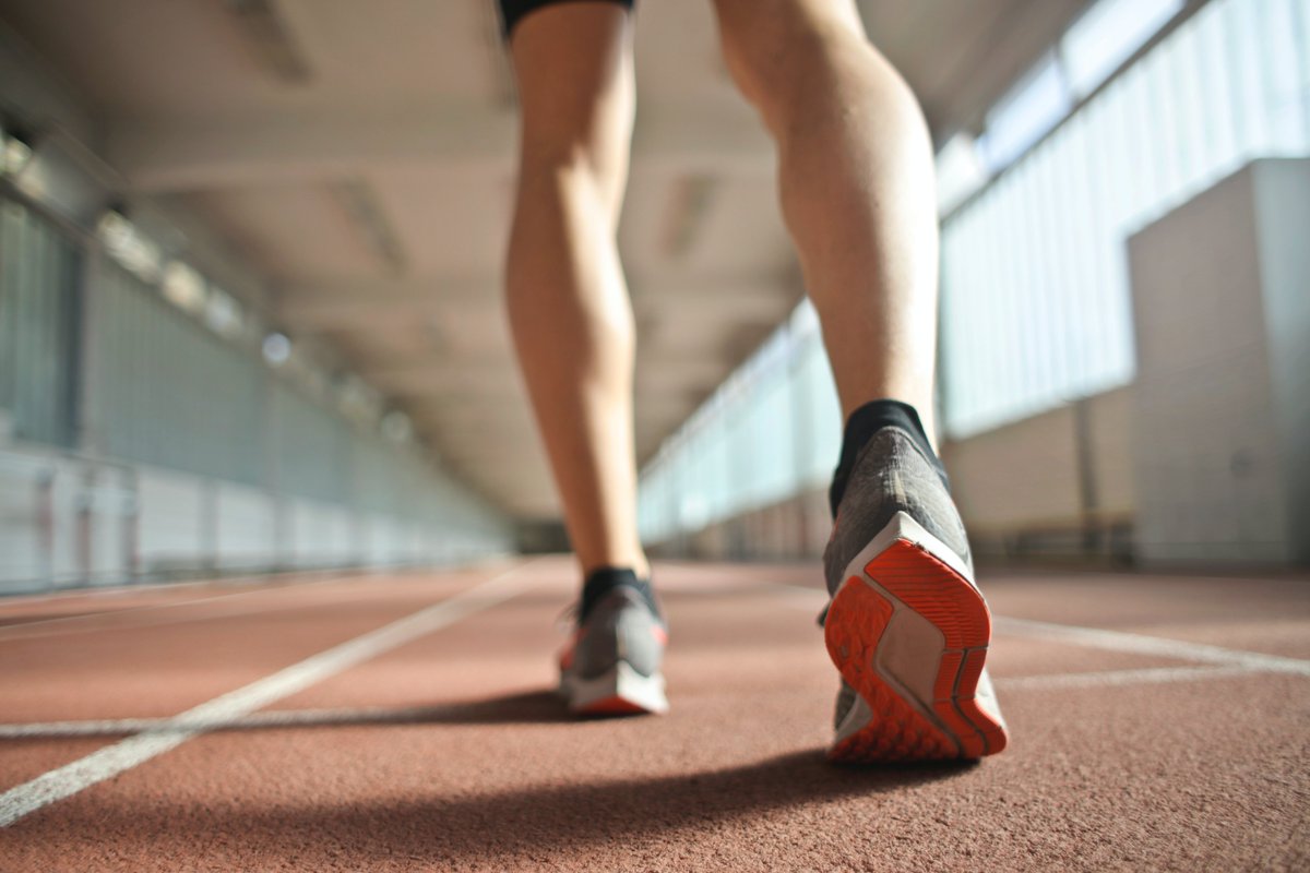 epinaysurseine's tweet photo. [ Colloque #sportsanté ] 
👉Pour sensibiliser les habitants aux bienfaits du sport, le CSME organise un colloque ouvert à tous, le 25 mars.
Objectif : informer sur les avantages de l’activité physique régulière et sur les possibilités locales. 
🔗 https://t.co/IATFFLkE0j 
#SSD93 https://t.co/FNvhJxMIPs