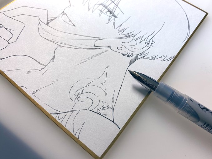 中学の頃とかにも使ってた万年筆みたいにインク入れるタイプのGペンで色紙描いてるんだけど超楽しい!これよこれ!このアナログの線が好きなのよーーー! 