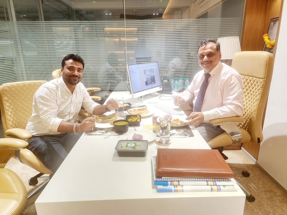 PrasharSdp's tweet photo. Happy to share dinner in office with Chief Officer Abhinandan Sharma. https://t.co/4o1Ev9XMzE