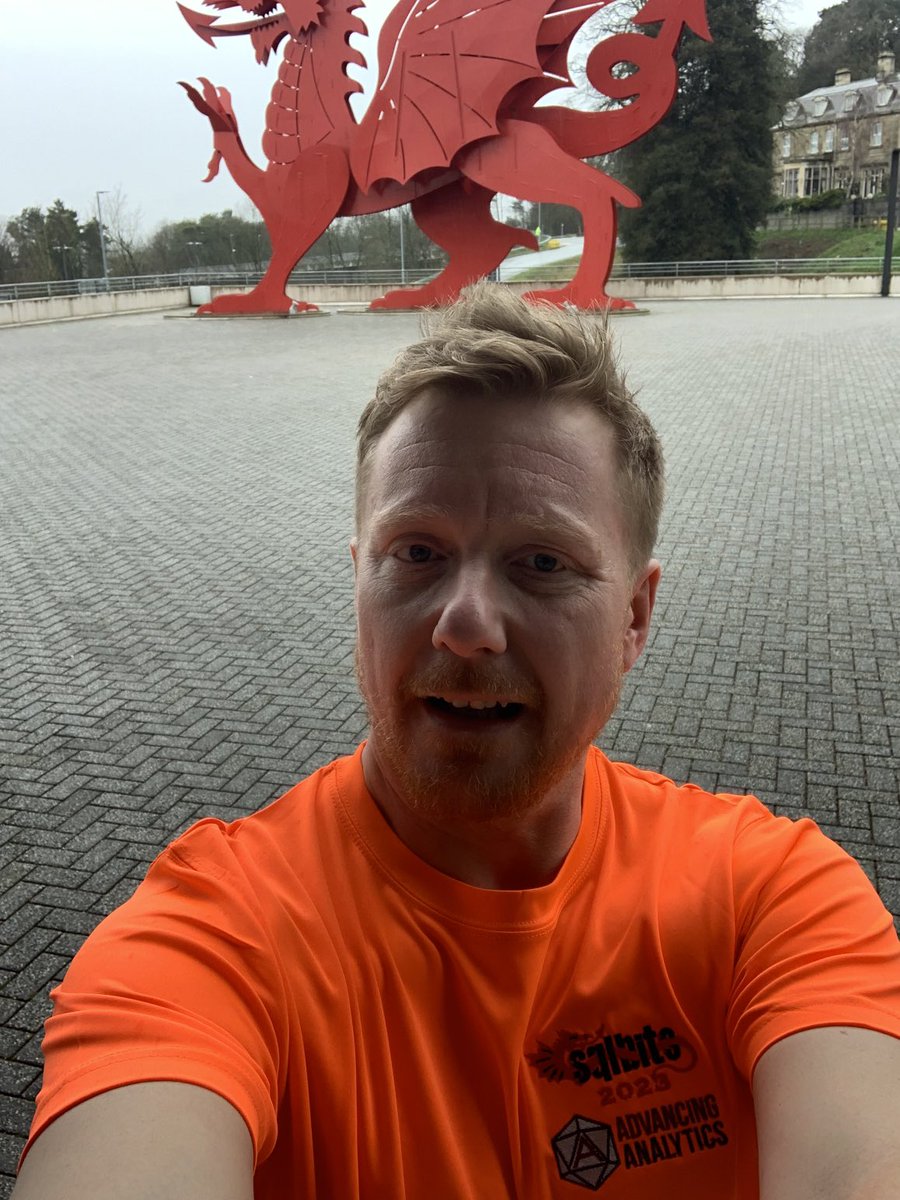 heymiky's tweet image. #sqlbitsrun and #couch2sqlbits runners you can get your tshirt if you signed up before feb 17 from the @SQLBits reception wooooo!