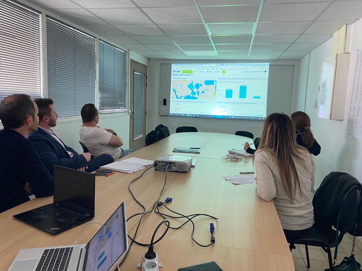 Fiers de présenter notre espace Mesures et Services à  <a href="/ReneRaimondi/">René RAIMONDI</a>, Maire de la <a href="/villedefos/">Ville de Fos-sur-Mer</a>, engagé dans la #transitionenergetique🌿afin de piloter au mieux la consommation d'énergie de la Ville. 

<a href="/enedis/">Enedis</a> et la <a href="/villedefos/">Ville de Fos-sur-Mer</a> travaillent ensemble🤝pour un environnement #durable !