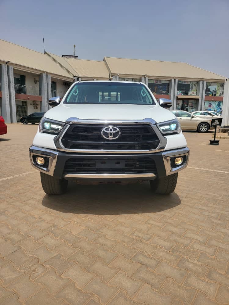 Avant_gardeauto's tweet photo. Toyota Hilux (manual)
Location: Abuja 
Year: 2022
Price: 23m
☎️: 07013000001

#AbujaTwitterCommunity #Avantgardeautos   #Toyota #Hilux  #Auto #cars #Nigeria #new #business #Men #woman #Abuja #Lagos  #Deals https://t.co/GQNG3VBkOb