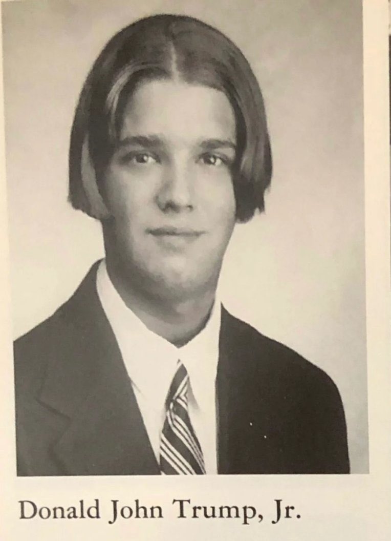 shuuu22's tweet photo. @AdamKinzinger Reporting for doody sir https://t.co/K9DqIZY8KA
