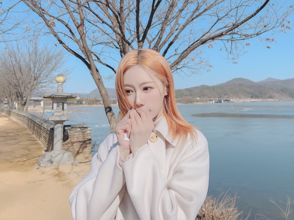 sparklydong's tweet photo. 🖇️ TWITTER 230315
Behind The Scenes photos of
'Nights Into Days (Prod. by Naul)'
Cover by Handong have been released!!
Are you curious about the Cover's video⁉
- © hf_dreamcatcher
#DREAMCATCHER #HANDONG
#NightsIntoDays #혼자서걸어요 https://t.co/KDNstyEsUJ