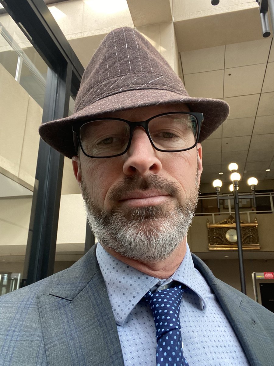 dpantos's tweet photo. Tough day volunteering in eviction court. My client, a single mom, is eligible for rental assistance but the LL refused.
I was able to buy her time to find another place &amp; connected her with services. But, stings walking away knowing the money is there but the LL won’t play ball https://t.co/KfJmGdLvgp